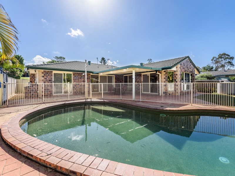 8 Henry Cotton Drive, Parkwood QLD 4214