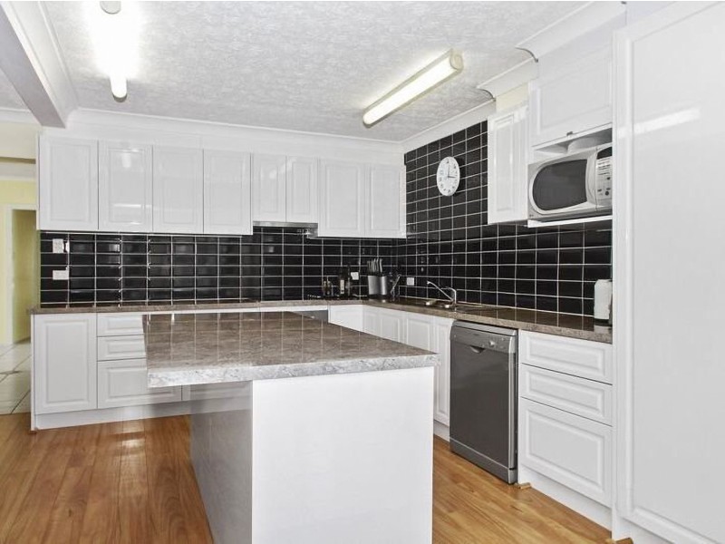 1/5 Perry Place, Biggera Waters QLD 4216