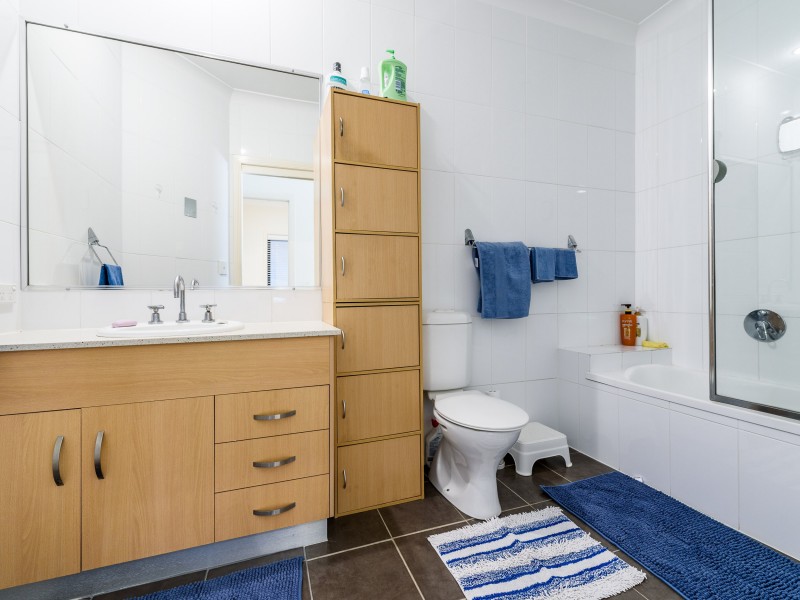 2/21 Abalone Avenue, Paradise Point QLD 4216