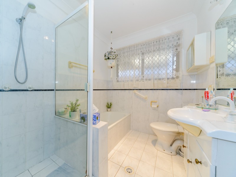 2/8 Jessica Court, Arundel QLD 4214