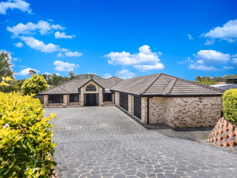 5 Maui Crescent, Oxenford QLD 4210