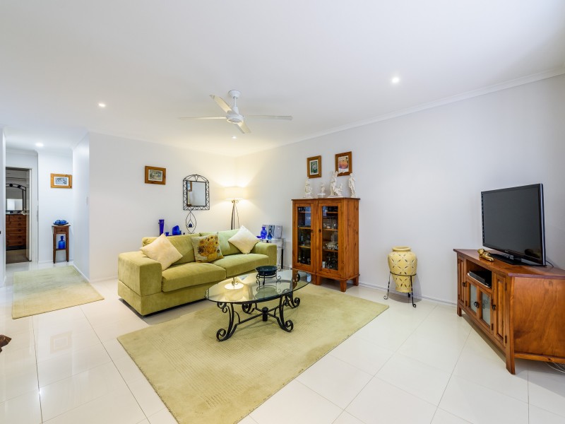4/18 Maiala Close, Paradise Point QLD 4216
