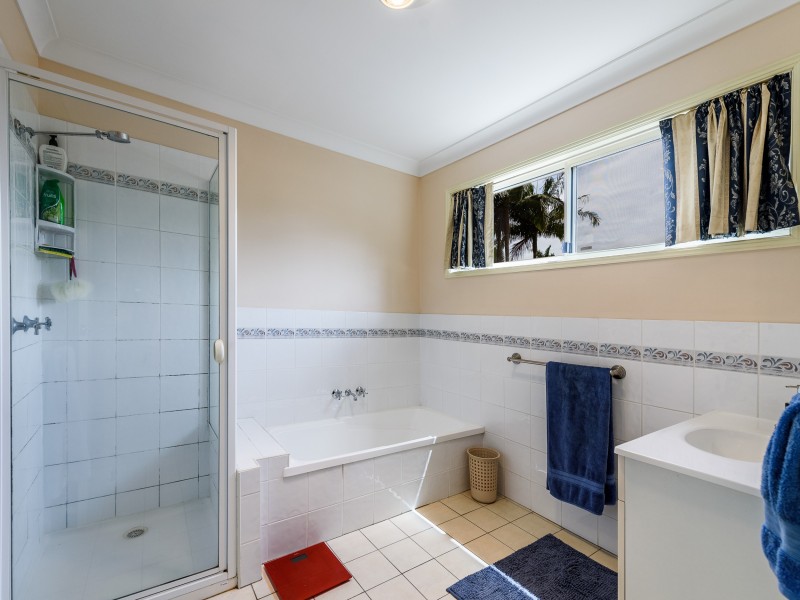 15 Tallara Street, Coombabah QLD 4216