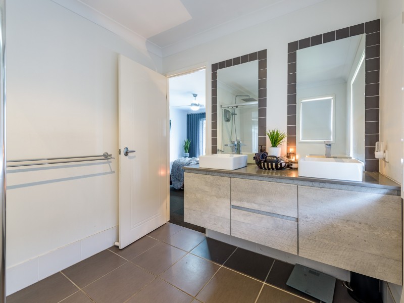 14 Lillypilly Court, Helensvale QLD 4212