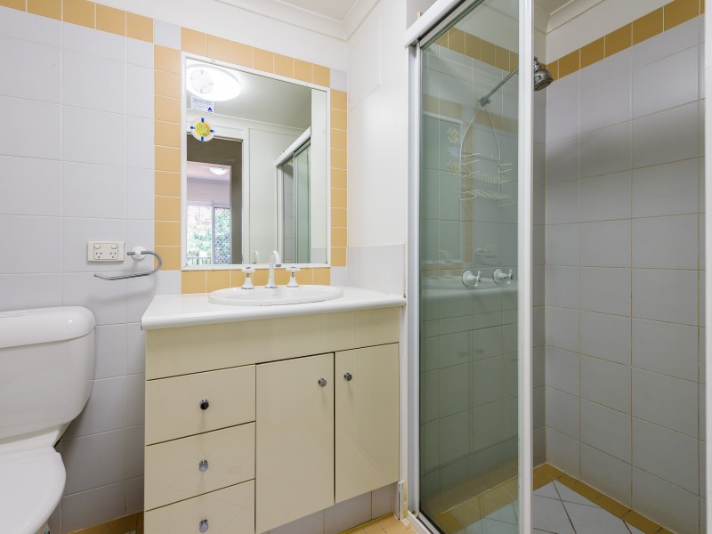 17A/220 Marine Parade, Labrador QLD 4215
