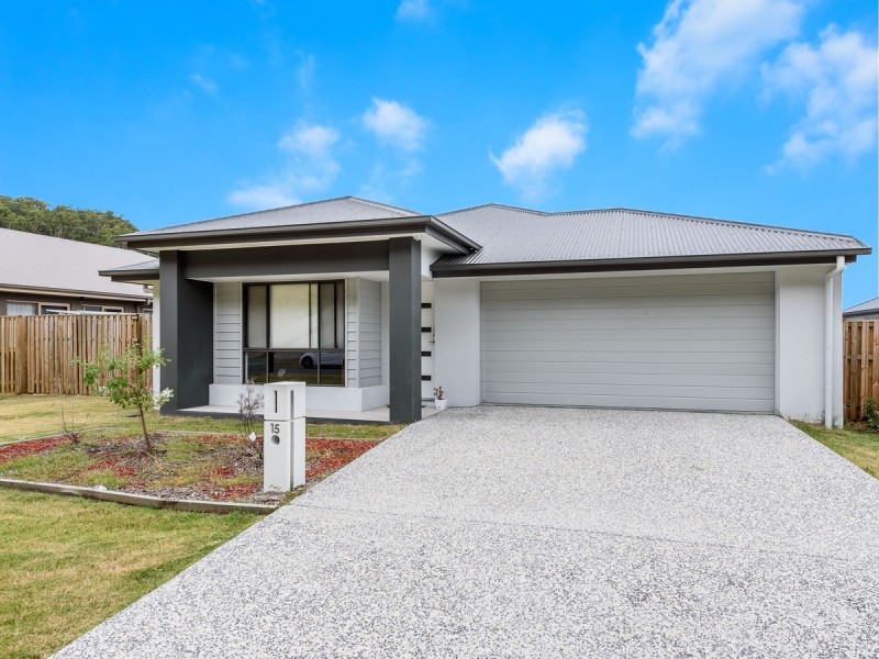 15 Grevillea Crescent, Maudsland QLD 4210
