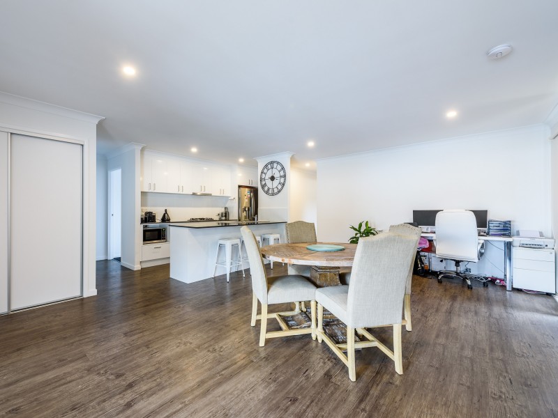 15 Grevillea Crescent, Maudsland QLD 4210