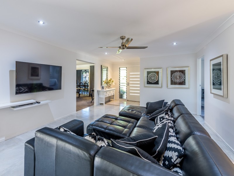 1 Primrose Court, Hollywell QLD 4216