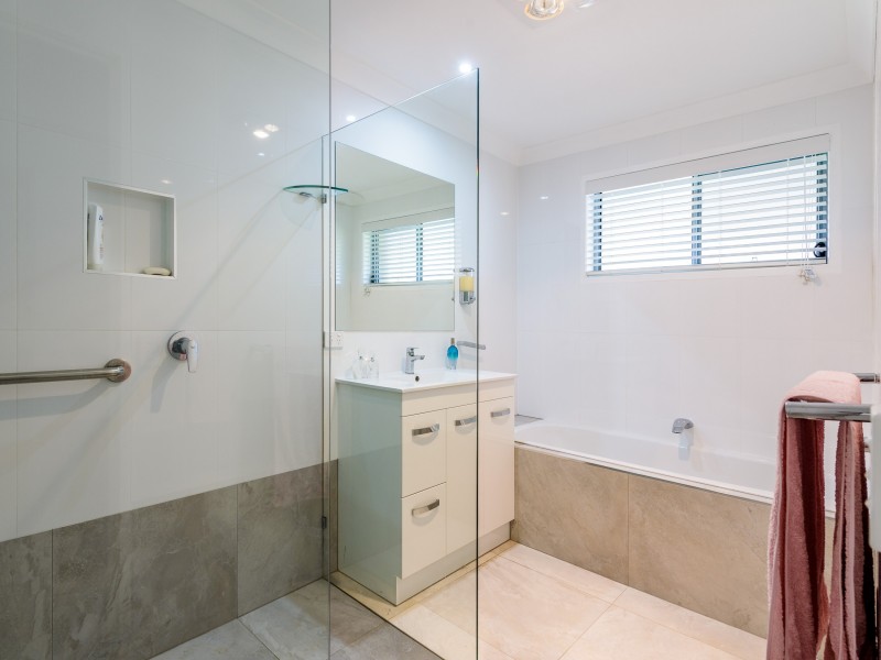 1 Primrose Court, Hollywell QLD 4216