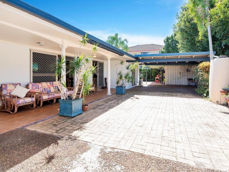 15 Abalone Avenue, Paradise Point QLD 4216