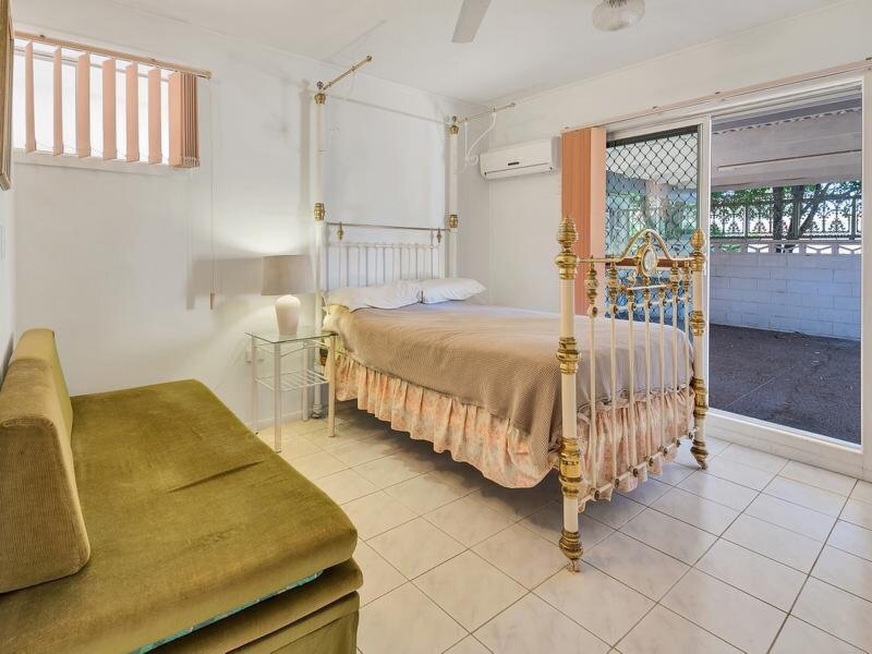 15 Abalone Avenue, Paradise Point QLD 4216