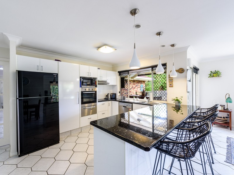 3 Elanda Place, Helensvale QLD 4212