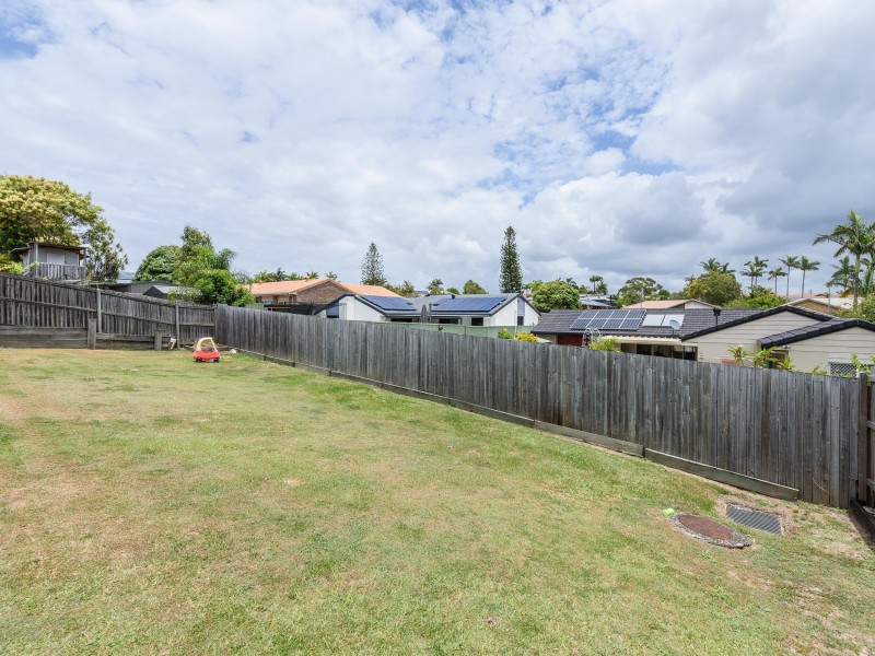 13 Ashburton Close, Arundel QLD 4214