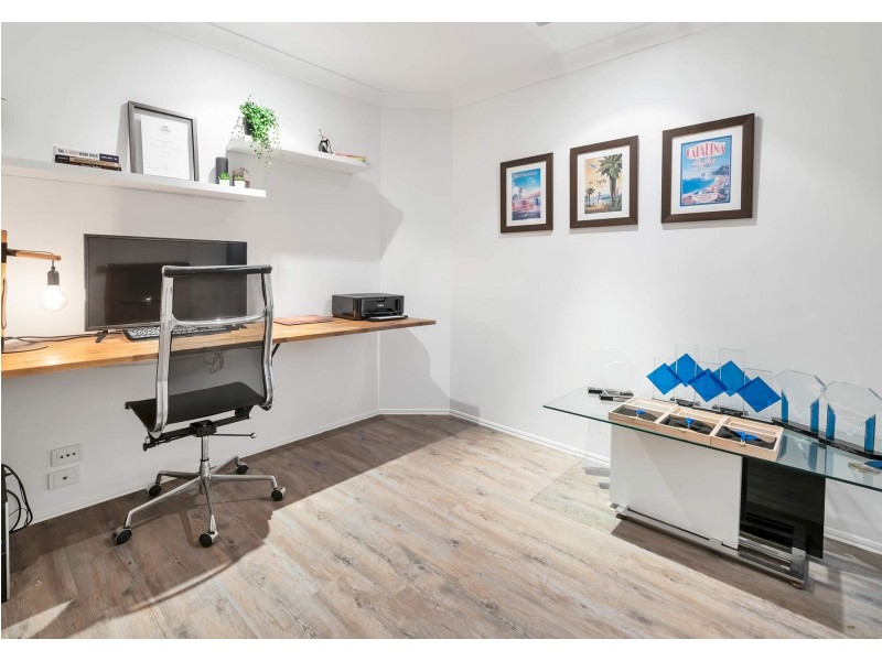 4 Lakewood Court, Helensvale QLD 4212