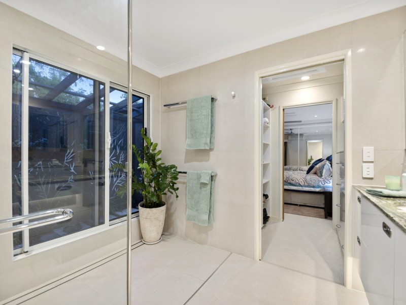 8 Paperbark Court, Parkwood QLD 4214