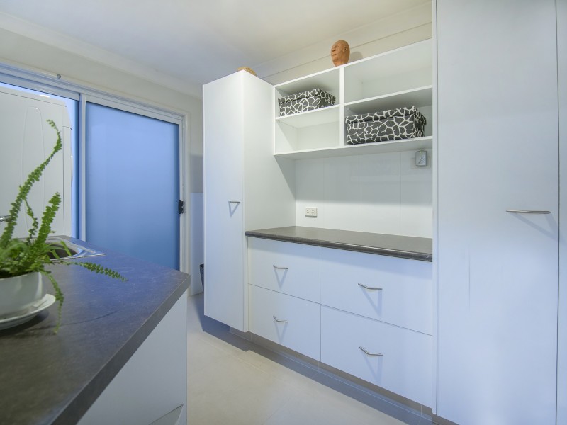 8 Paperbark Court, Parkwood QLD 4214