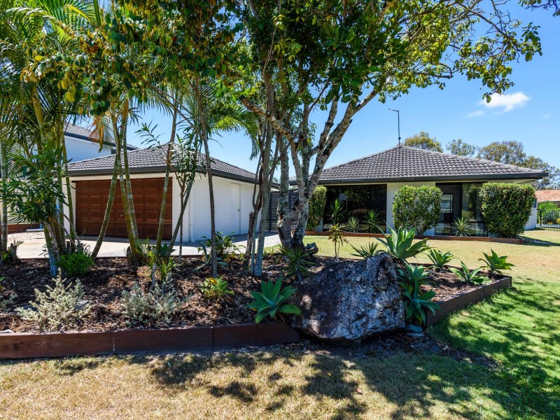 6 Lachlan Court, Helensvale QLD 4212