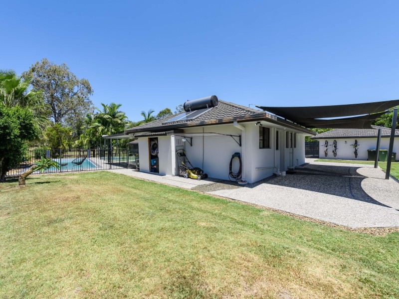 6 Lachlan Court, Helensvale QLD 4212