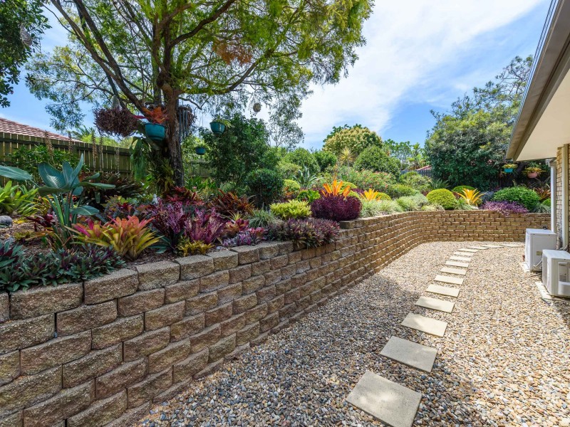 4 Corringle Close, Helensvale QLD 4212