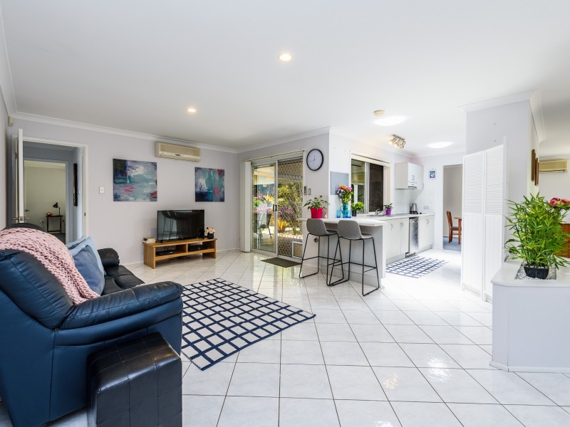 4 Corringle Close, Helensvale QLD 4212