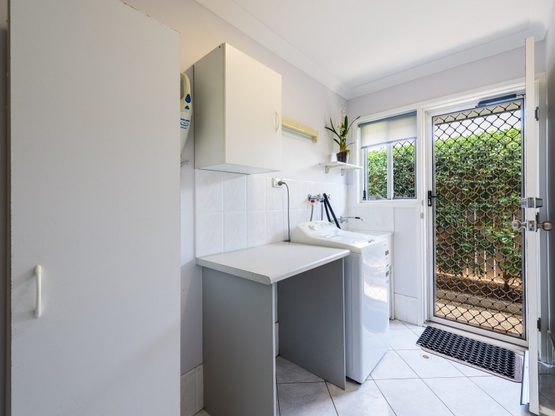 4 Corringle Close, Helensvale QLD 4212