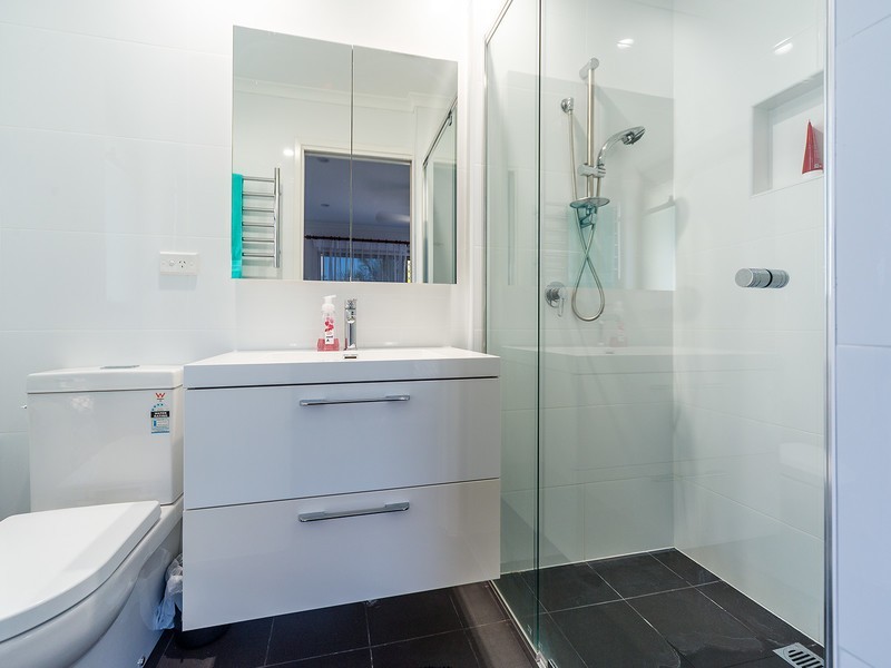 95 Mildura Drive, Helensvale QLD 4212