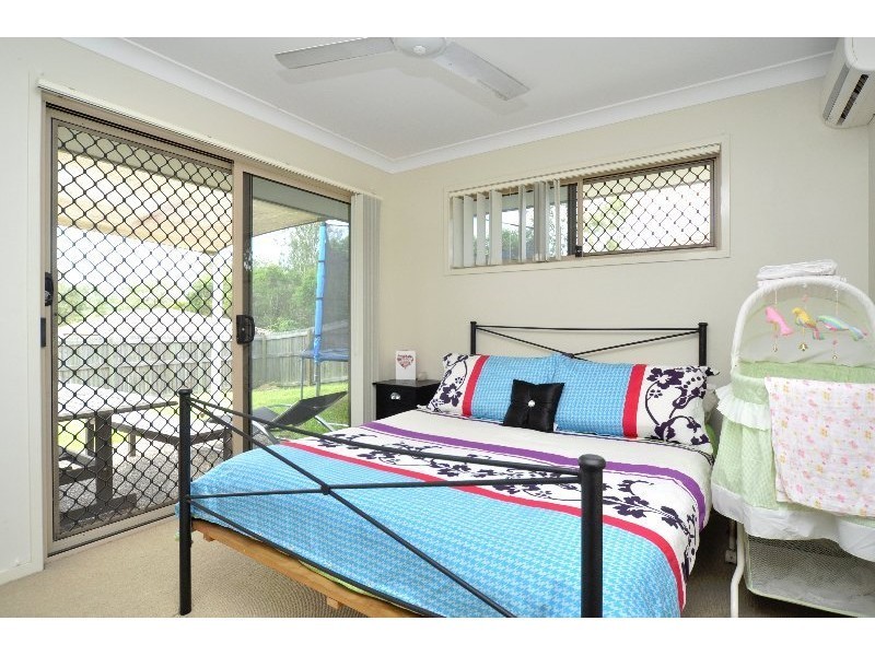 22 Stoneleigh Way, Holmview QLD 4207