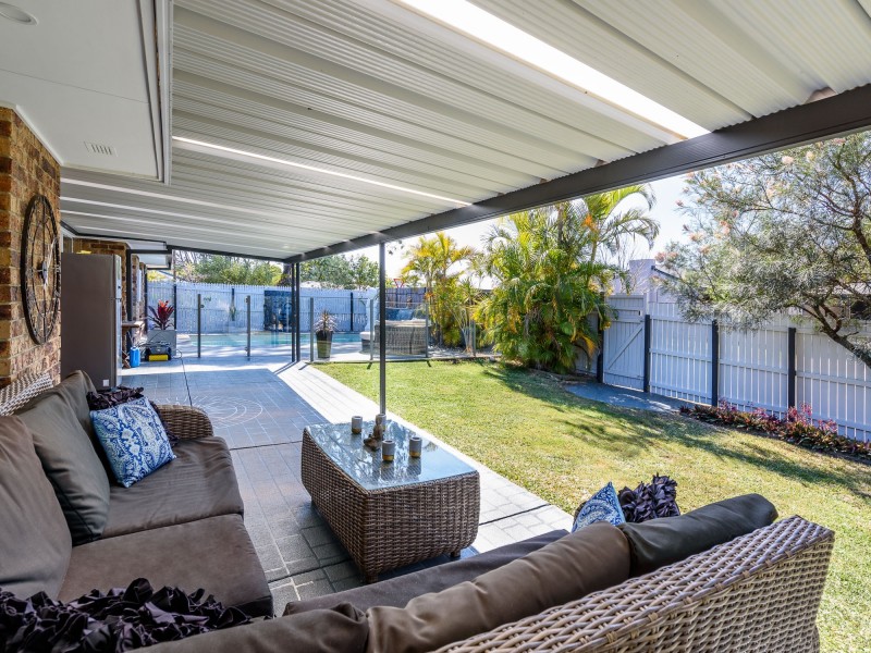 92 Parkes Drive, Helensvale QLD 4212