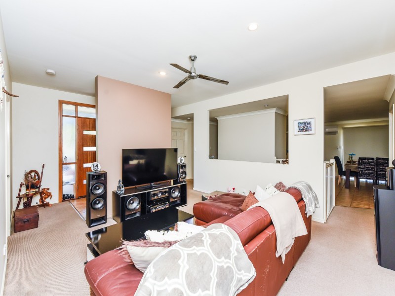 35 Manra Way, Pacific Pines QLD 4211