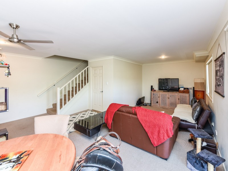 35 Manra Way, Pacific Pines QLD 4211