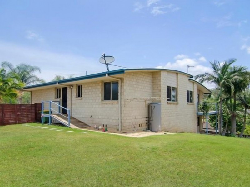 35 Manra Way, Pacific Pines QLD 4211