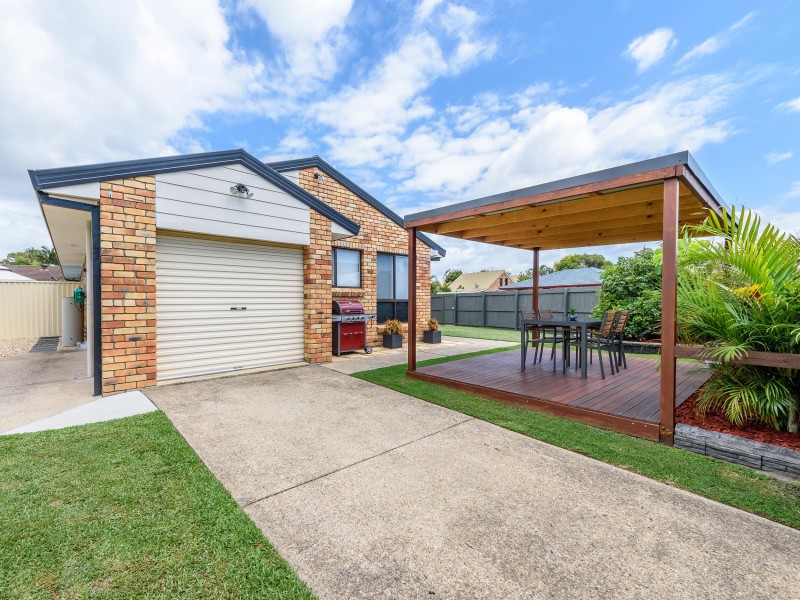 1/2 Warrie Close, Paradise Point QLD 4216