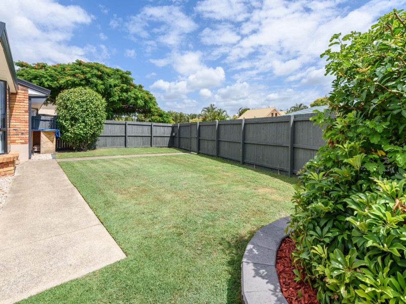 1/2 Warrie Close, Paradise Point QLD 4216