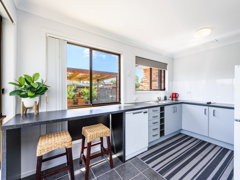 1/2 Warrie Close, Paradise Point QLD 4216