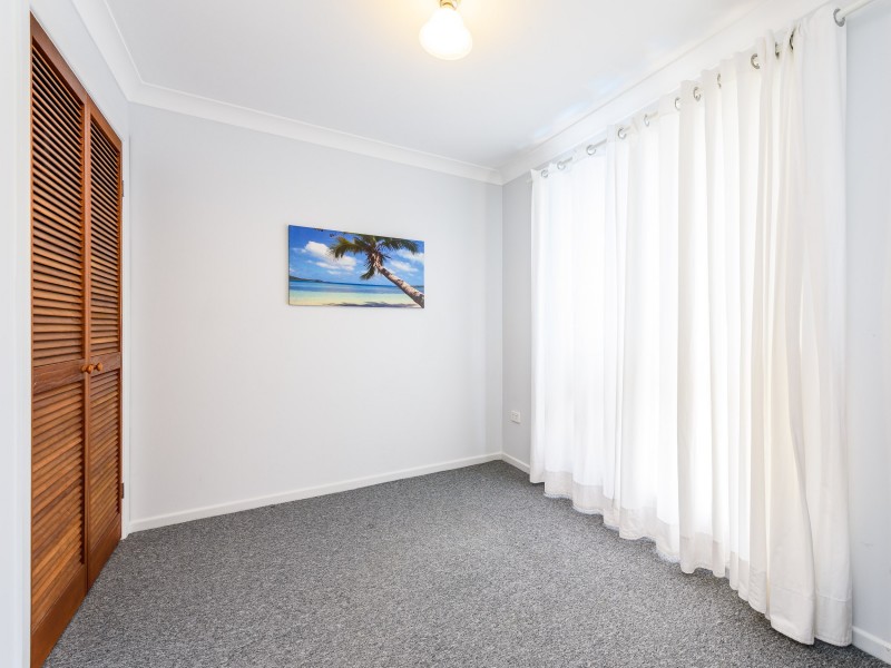 1/2 Warrie Close, Paradise Point QLD 4216