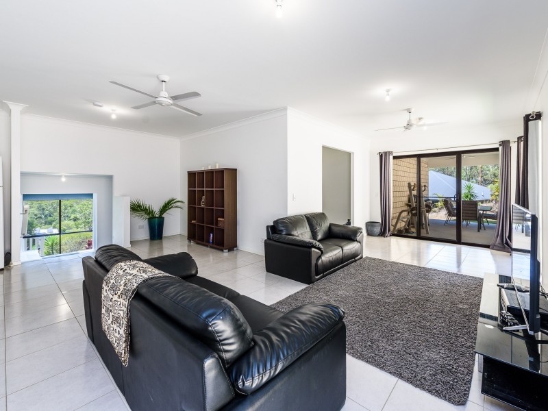 15 Woodland Avenue, Mount Nathan QLD 4211