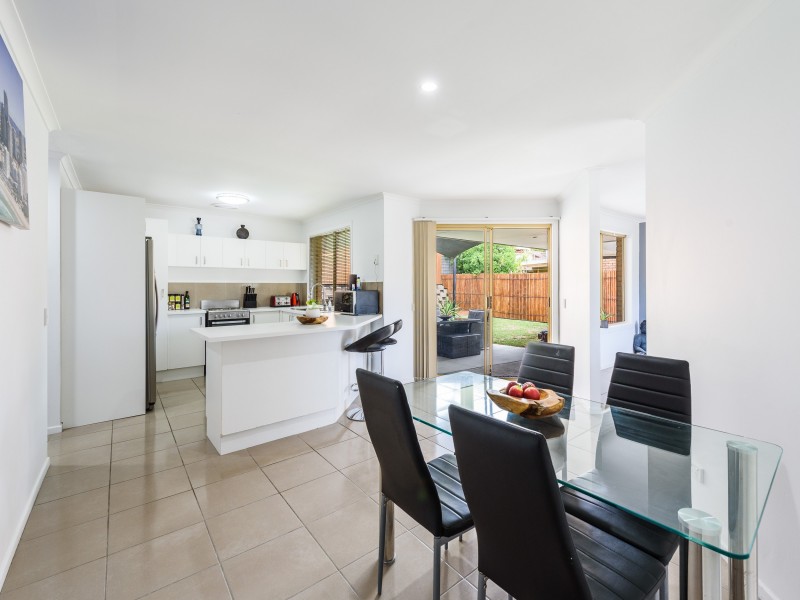 42 Studio Drive, Oxenford QLD 4210