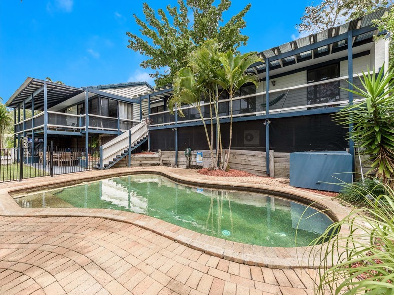 15 Surrey Court, Helensvale QLD 4212