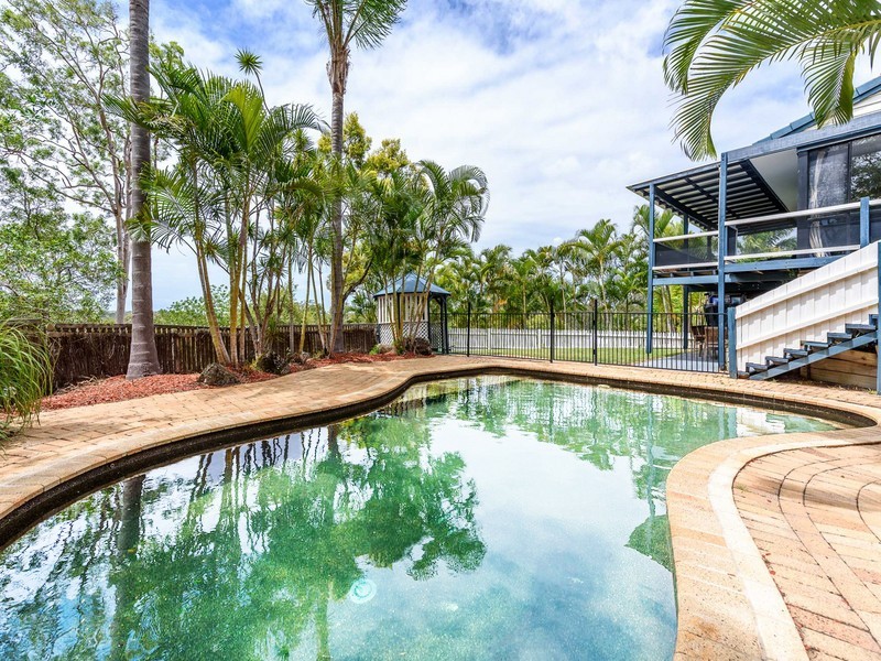 15 Surrey Court, Helensvale QLD 4212