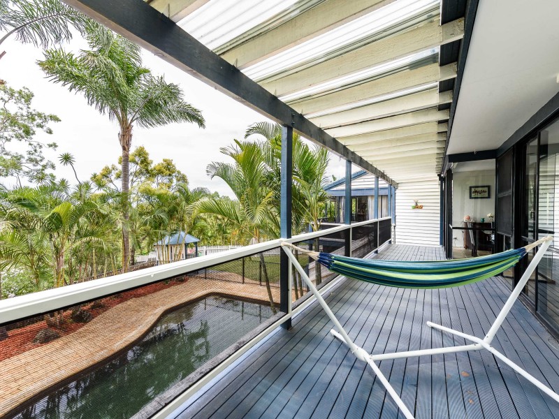 15 Surrey Court, Helensvale QLD 4212