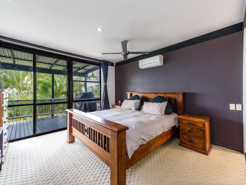 15 Surrey Court, Helensvale QLD 4212