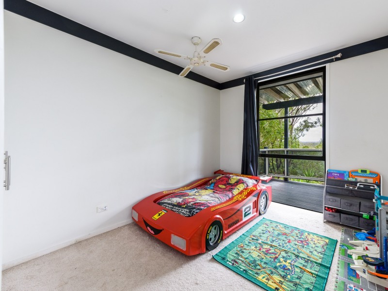 15 Surrey Court, Helensvale QLD 4212