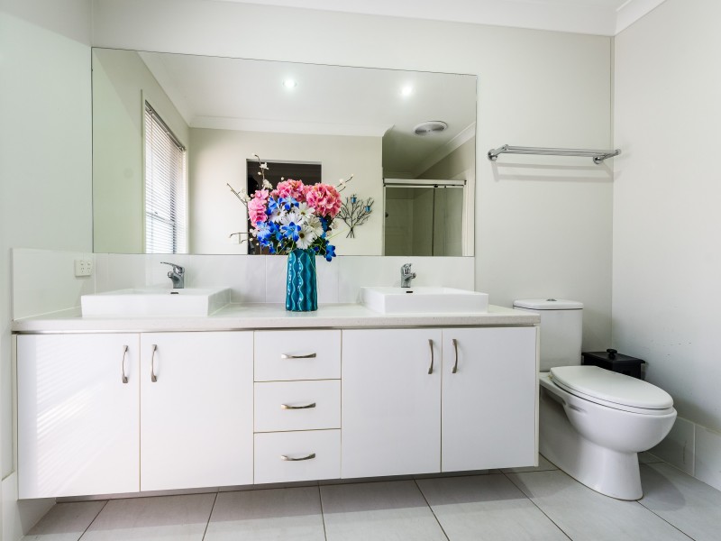 1/19 McRae Circuit, Pacific Pines QLD 4211