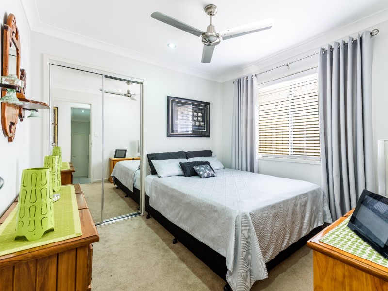1/19 McRae Circuit, Pacific Pines QLD 4211