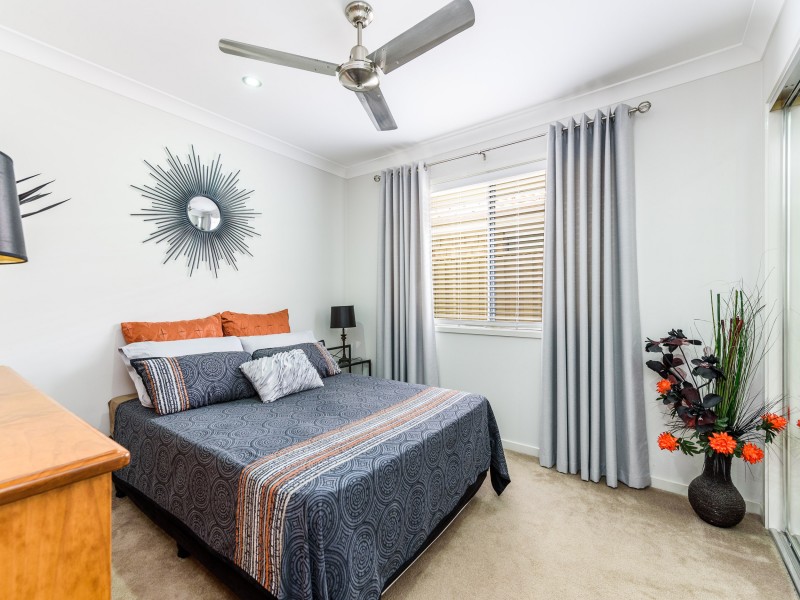 1/19 McRae Circuit, Pacific Pines QLD 4211