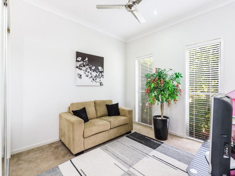 1/19 McRae Circuit, Pacific Pines QLD 4211