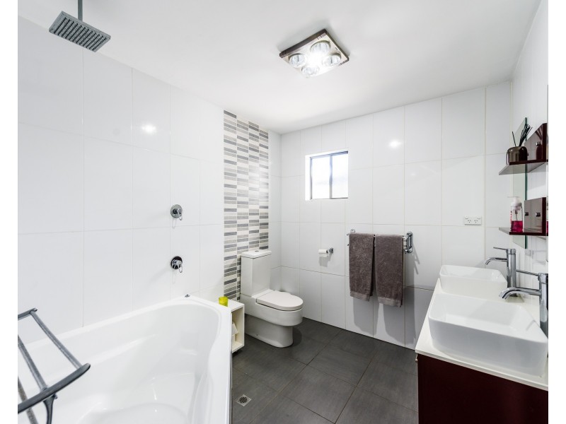 51 Lindfield Road, Helensvale QLD 4212