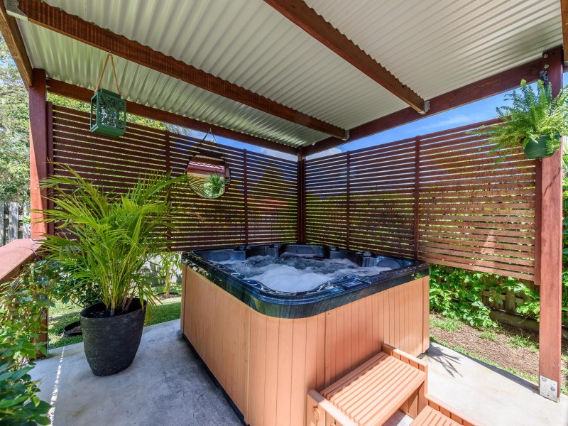 16 Meadowbank Drive, Upper Coomera QLD 4209