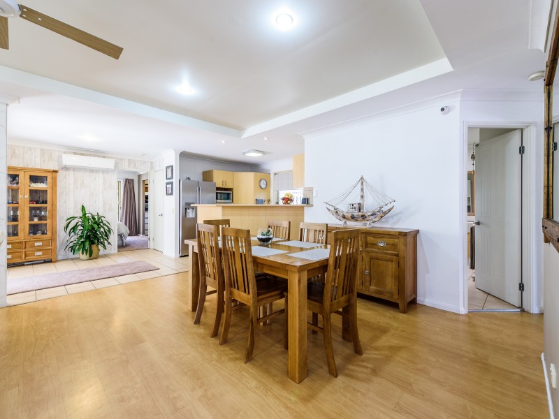 16 Meadowbank Drive, Upper Coomera QLD 4209