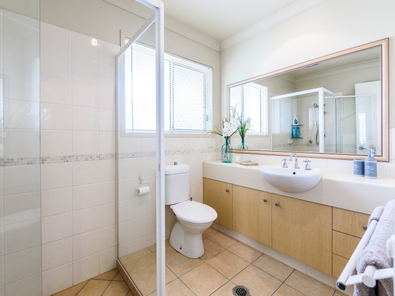 16 Meadowbank Drive, Upper Coomera QLD 4209